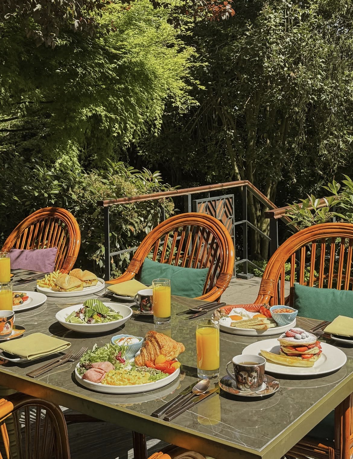 Madhu's İstanbul: Şehrin İçinde Yemyeşil Bir Kahvaltı Kaçamağı